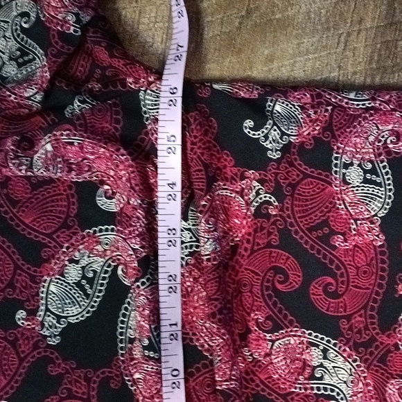 LuLaRoe Paisley Top❤️ - Picture 5 of 5